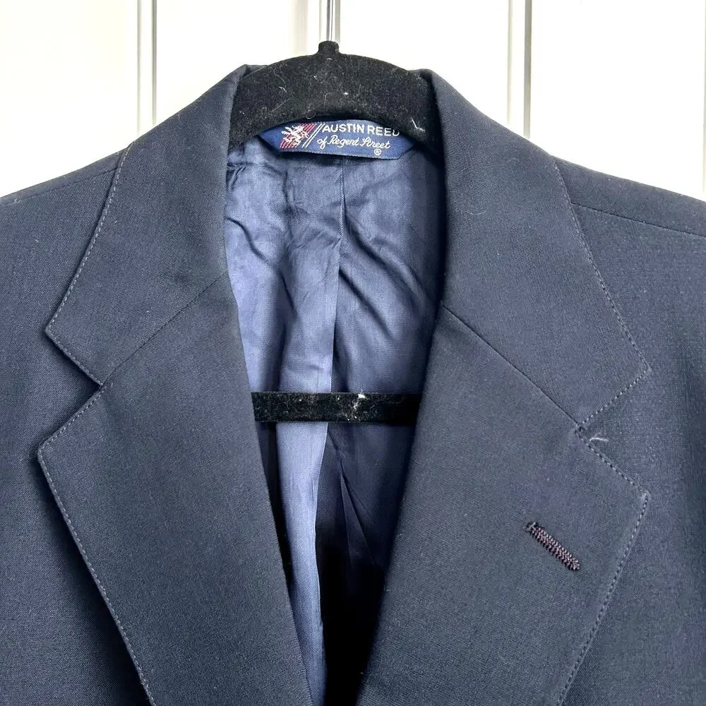 Vintage Austin Reed Regent Street Walkers Navy Sport Coat SIZE 42R Preppy Career